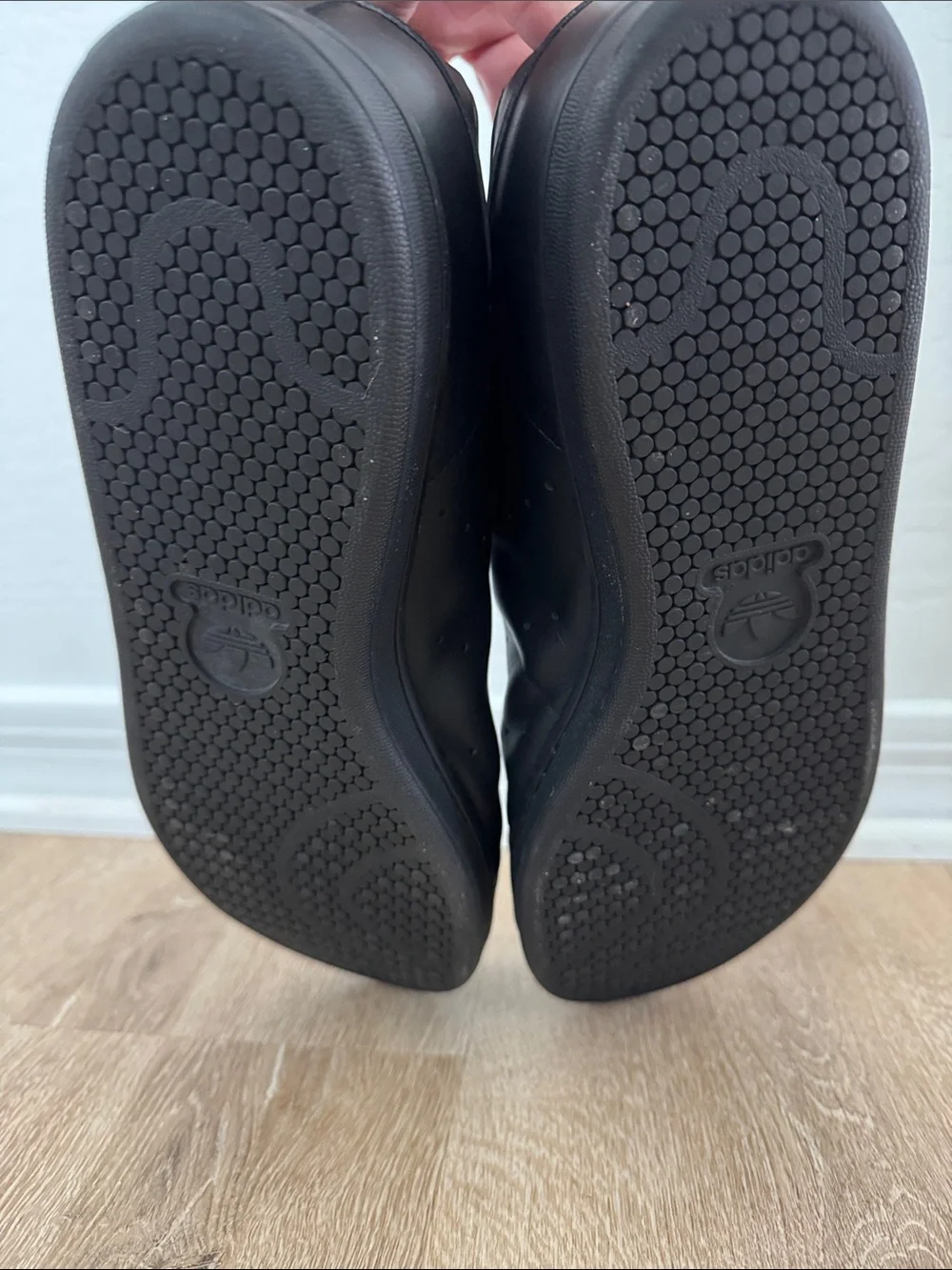 Stan Smith Adidas All-Black Low-Top Sneakers